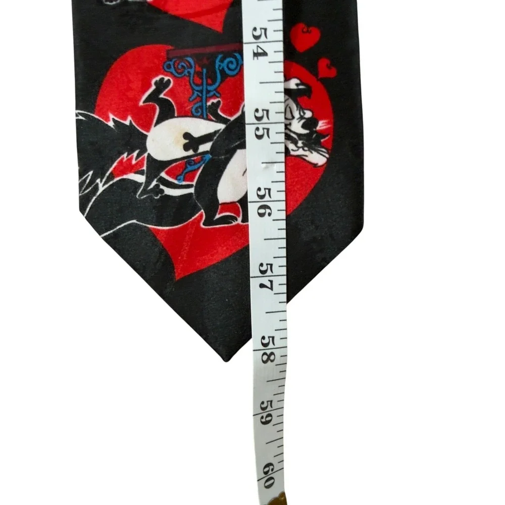 Looney Tunes Vintage Pepe Le Pew Heart Black Red Novelty Tie Men Fun Valentine's